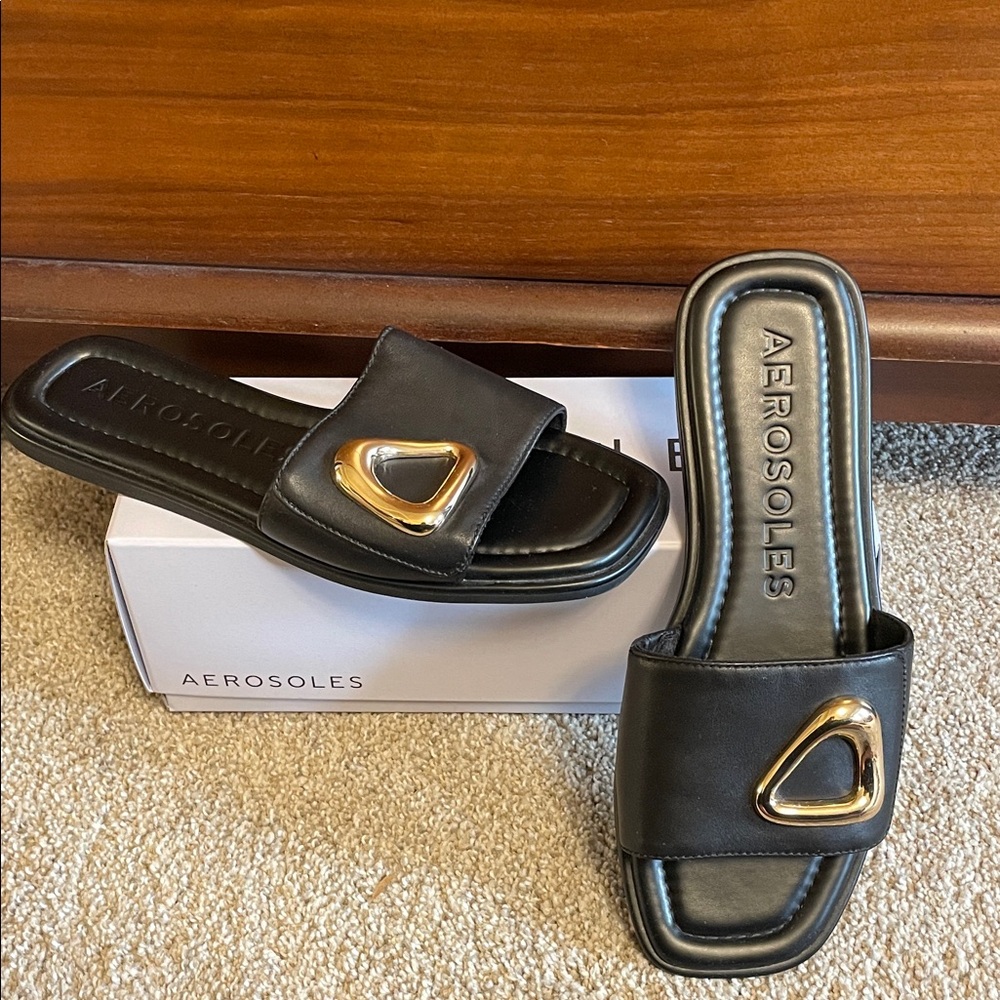 Leather slide sandals by Aerosoles 👠